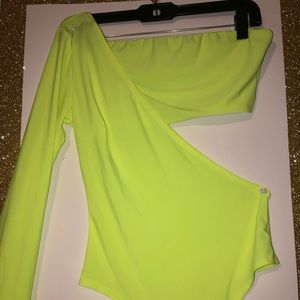 Never worn❌ Tried on once✅